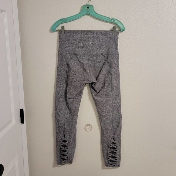 Lululemon Cropped Corset Style Leggings Sz 8 - Picture 2 of 4